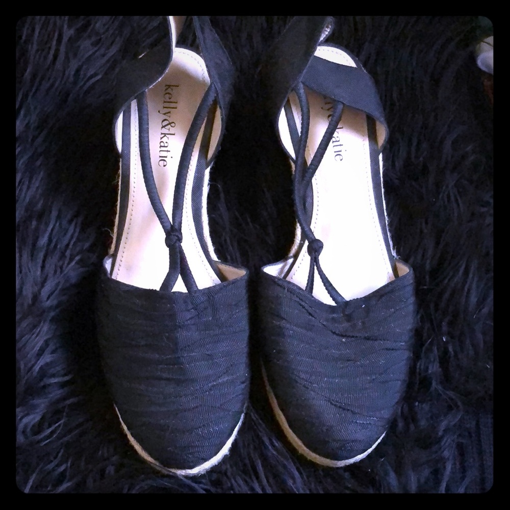 Black wedge